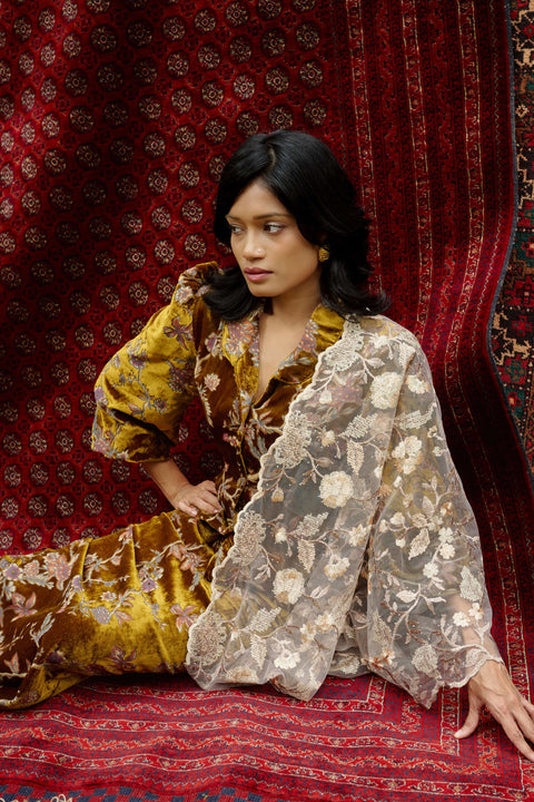 Naya Kebaya in Golden Date