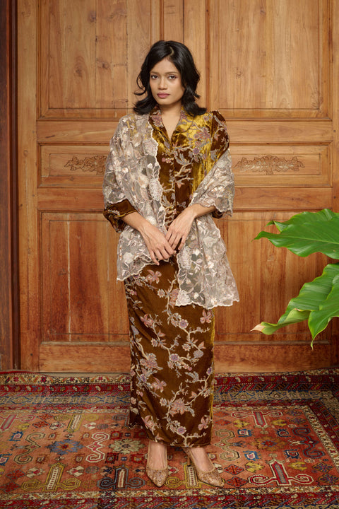 Naya Kebaya in Golden Date