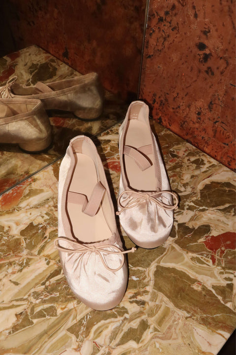 Jackie Flats in Cream