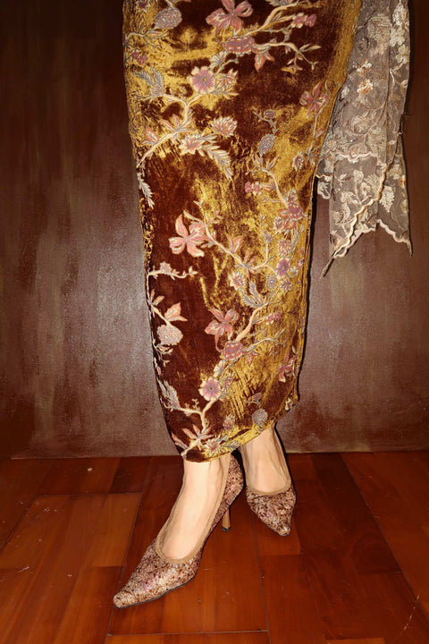 Rama Lace Heels in Golden