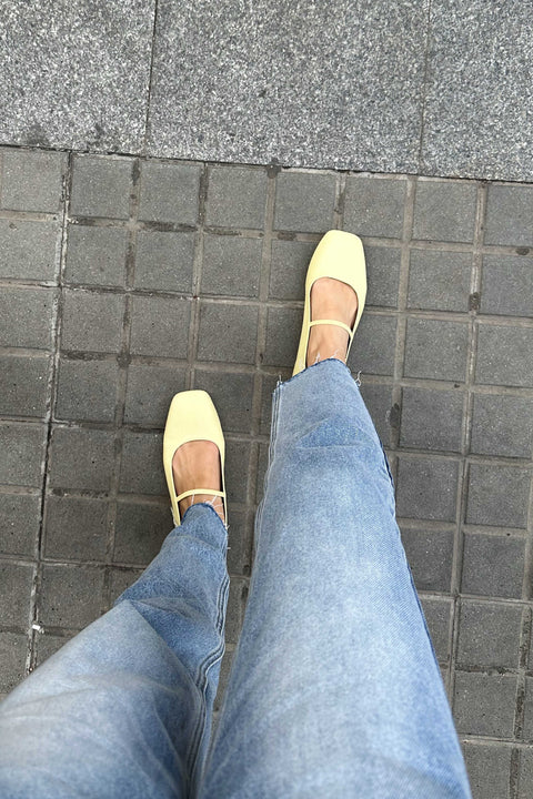 Janet Flats in Soleil Yellow