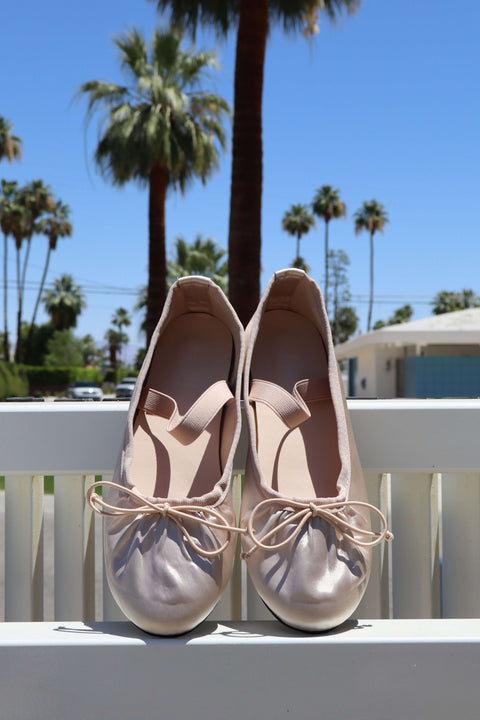 Jackie Flats in Cream