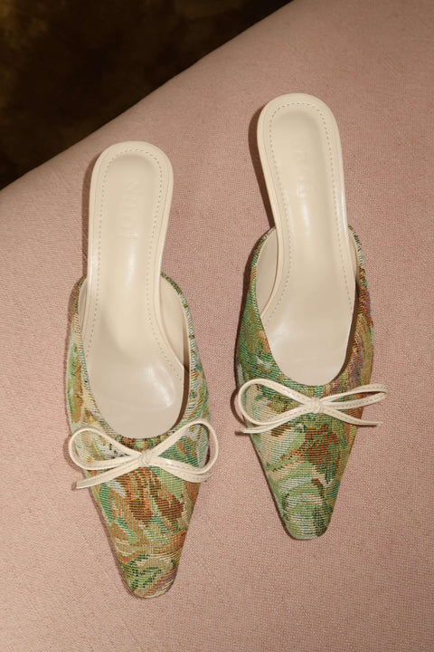 Lola Fleur in Spring Green
