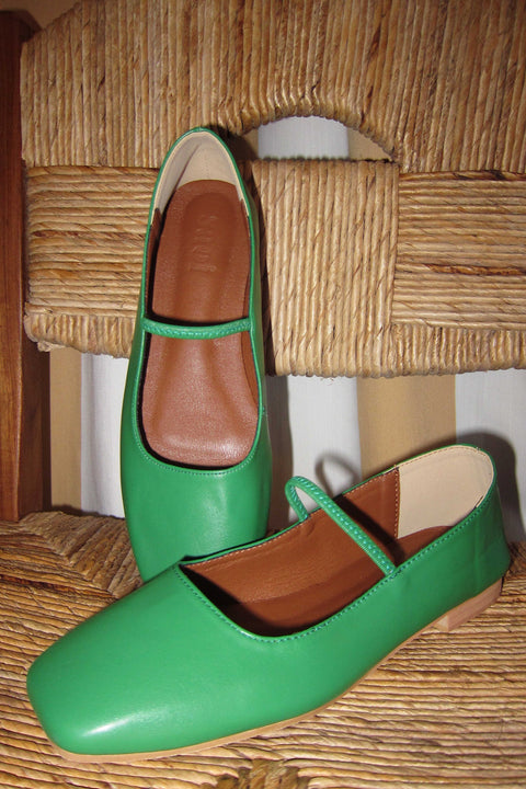 Janet Flats in Kelly Green