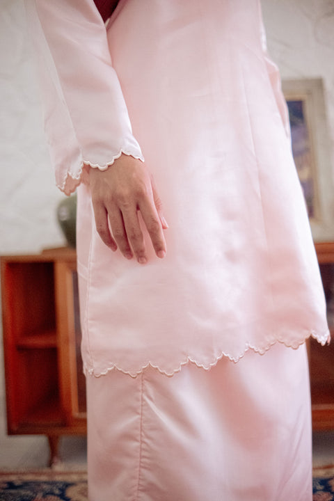 Kurung Panjang Orked in Peach