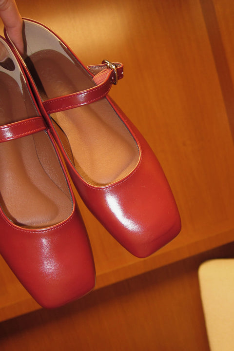 Loulou Flats in Burgundy