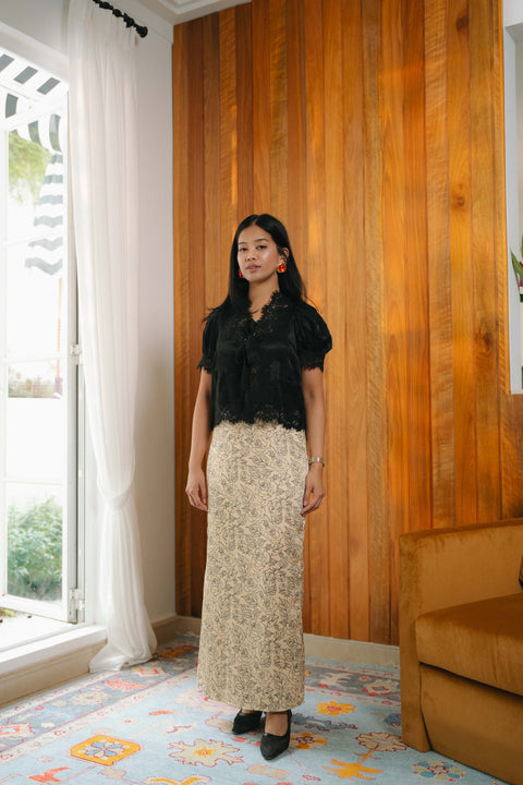 Charlotte Satin Skirt in Creme