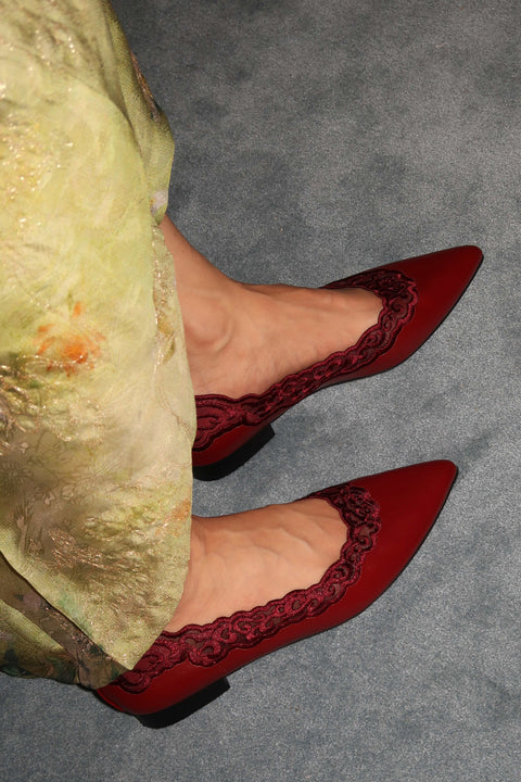 Jazz Lace Flats in Burgundy