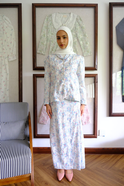 Kebaya Pendek in Tijani Blue