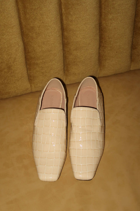Dakota Loafers in Dolce