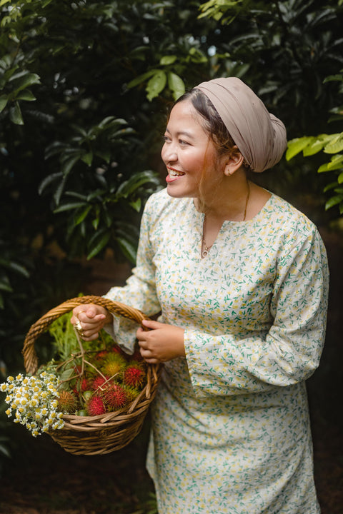 Embroidered Kurung Klasik in Matahari Pagi Yellow