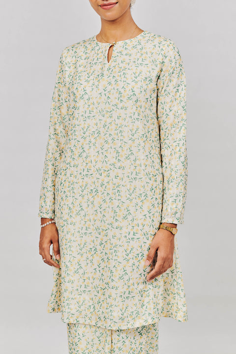 Embroidered Kurung Klasik in Matahari Pagi Yellow