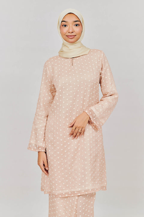 Kurung Klasik in Embun Pagi Nude