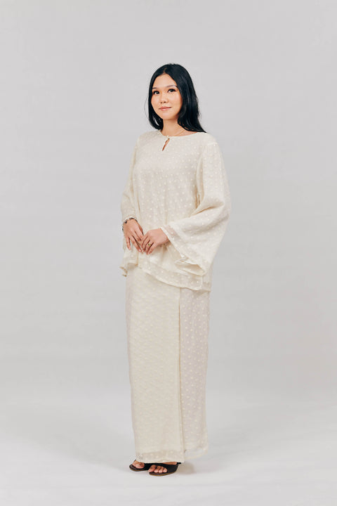 Kurung Kedah in Sejuk Dingin White