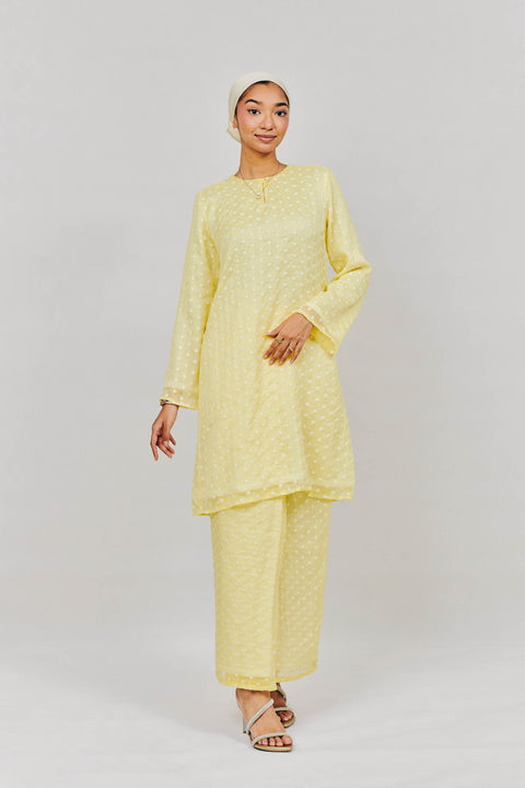 Kurung Klasik in Sinaran Mentari Yellow