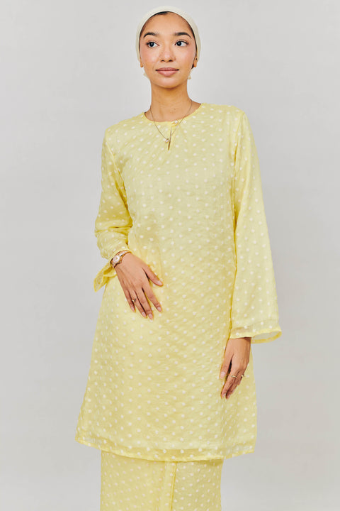 Kurung Klasik in Sinaran Mentari Yellow