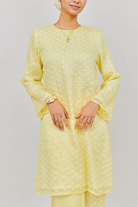 Kurung Klasik in Sinaran Mentari Yellow